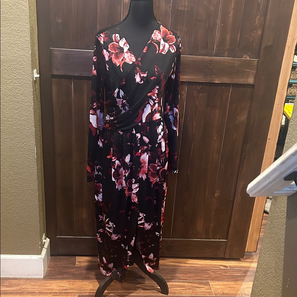 VENUS Long Sleeve Floral Dress - Black and Red